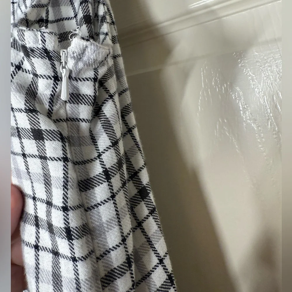 American Eagle Women’s Plaid Overall Mini Dress - Picture 4 of 7